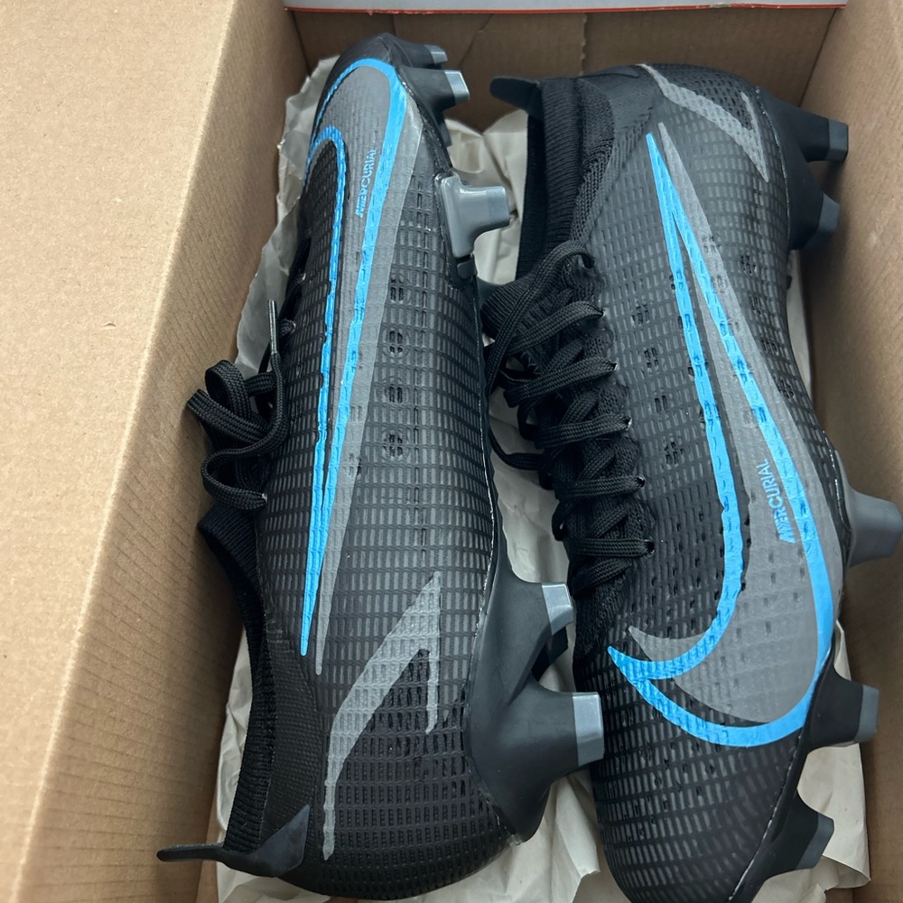 NWT Nike Mercurial Vapor PRO 7/8.5 Cleats